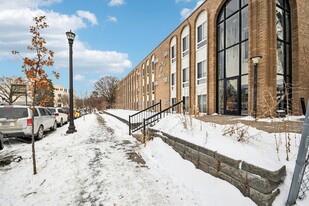 2525 3rd Ave S in Minneapolis, MN - Building Photo