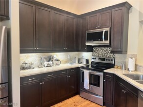 3735 Fieldstone Blvd in Naples, FL - Building Photo - Building Photo