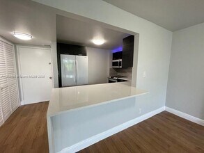 9001 SW 77th Ave in Miami, FL - Building Photo - Building Photo