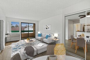 21 California Ave in Irvine, CA - Building Photo