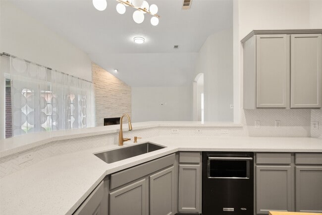 property at 1318 Ragsdale Ln