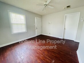 234 Oregon St in Charlotte, NC - Building Photo - Building Photo