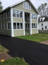 902 Tulip St in Salina, NY - Building Photo - Building Photo