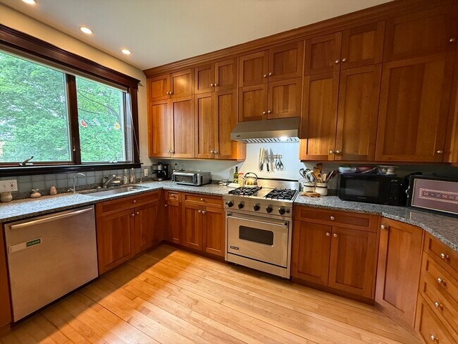 40 Cushing St in Cambridge, MA - Building Photo - Building Photo