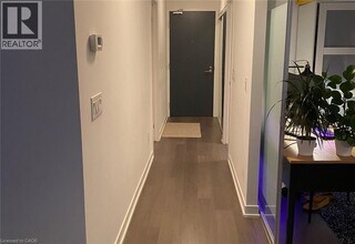 105 George St in Toronto, ON - Building Photo - Building Photo