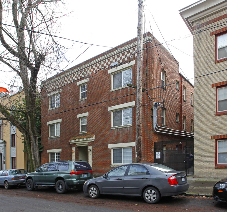 1954 NW Johnson St in Portland, OR - Building Photo