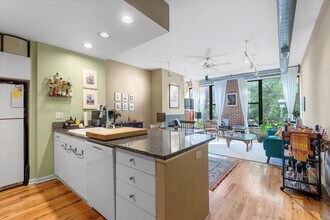 2943 N Lincoln Ave in Chicago, IL - Building Photo - Building Photo