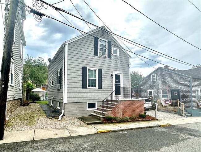 45 Extension St in Newport, RI - Building Photo - Building Photo