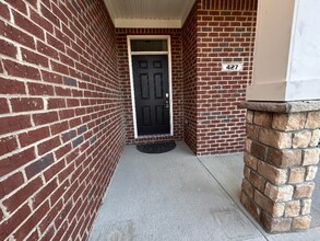 427 Rockcrest Way in Louisville, KY - Building Photo - Building Photo