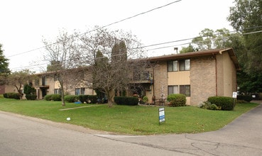 Shannon Apartments in Olivet, MI - Building Photo - Building Photo