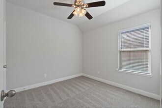 2811 Ridgecliff Ct in Conroe, TX - Foto de edificio - Building Photo
