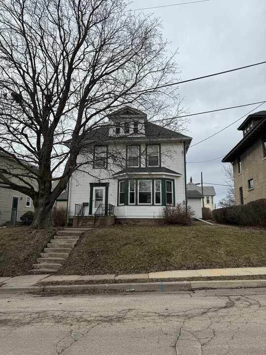 951 Oxford St, Unit 951 in Dubuque, IA - Foto de edificio