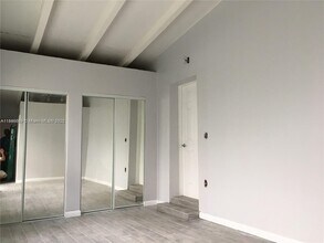 2507 Andros Ln in Fort Lauderdale, FL - Building Photo - Building Photo