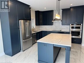 550 Balsam Poplar St in Waterloo, ON - Building Photo - Building Photo