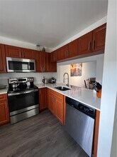 158 NW 92nd Ave in Pembroke Pines, FL - Building Photo - Building Photo