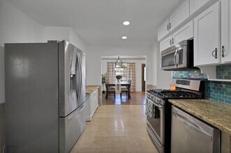 5100 Cockrell Ave in Fort Worth, TX - Building Photo - Building Photo