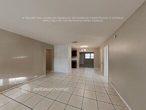 6005 Murray Hill Dr in Tampa, FL - Foto de edificio - Building Photo