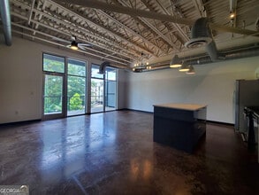 5200 Peachtree Rd in Chamblee, GA - Building Photo - Building Photo