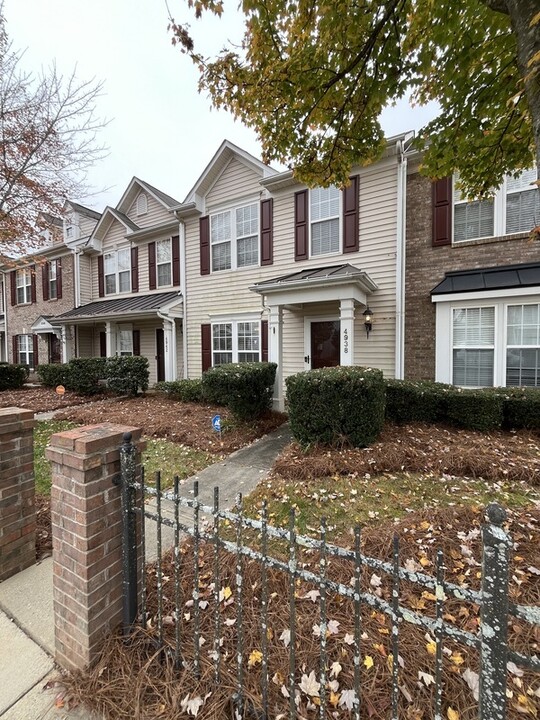 4938 Prosperity Ridge Rd in Charlotte, NC - Foto de edificio