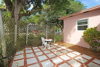 5476 SW 78th St in Miami, FL - Building Photo - Building Photo