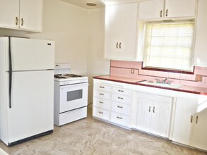 3752 Lewis Ave in Long Beach, CA - Building Photo - Building Photo
