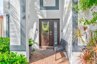 16113 Opal Creek Dr in Weston, FL - Building Photo - Building Photo