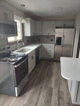 1911 Glendale Rd in Salina, KS - Foto de edificio - Building Photo