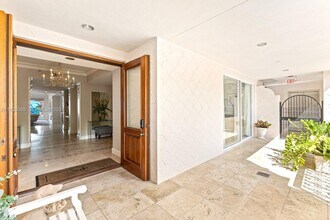 5221 Fisher Island Dr in Miami Beach, FL - Building Photo - Building Photo
