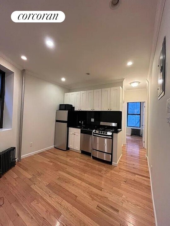 237 Henry St in New York, NY - Building Photo