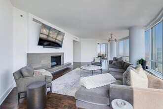 401 N Wabash Ave, Unit 68A in Chicago, IL - Building Photo - Building Photo