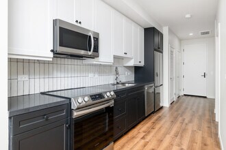 The Baxter in Los Angeles, CA - Building Photo - Interior Photo