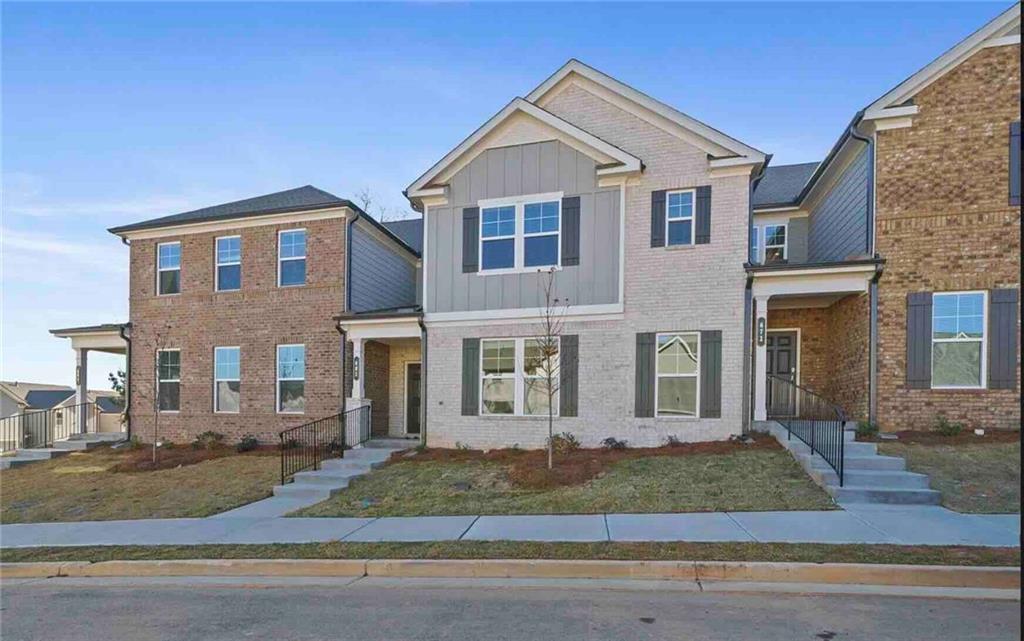 681 Cordele Ln in Sugar Hill, GA - Building Photo