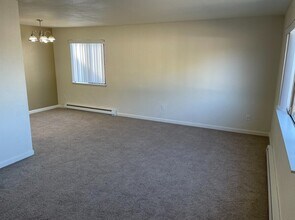 Wellsforth Apartments in Renton, WA - Foto de edificio - Building Photo