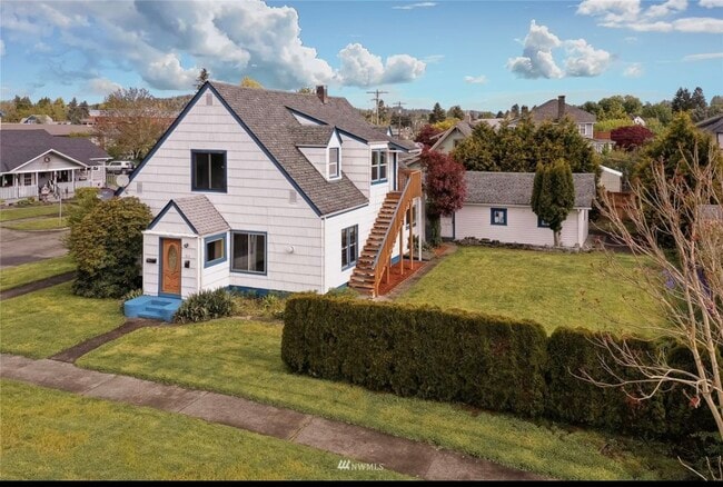 property at 517 W Center St