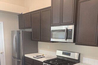 9219 Canyon View Ave in Hesperia, CA - Building Photo - Building Photo