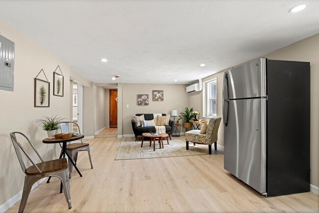 47 Roosevelt St, Unit #1 in Revere, MA - Building Photo - Building Photo