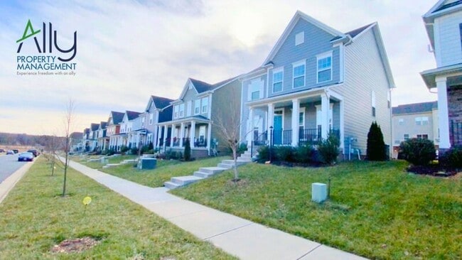 3272 Village Park Ave in Keswick, VA - Building Photo - Building Photo