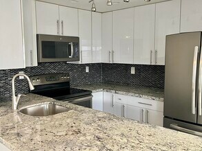 150 Burgandy Way in Delray Beach, FL - Building Photo - Building Photo