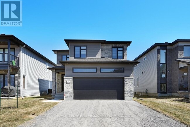 658 Chillon St in Alfred and Plantagenet, ON - Building Photo - Building Photo