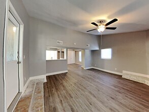 1611 La Manda Blvd in San Antonio, TX - Foto de edificio - Building Photo