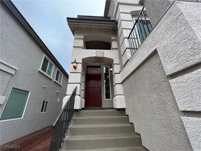 5872 Aurora Gold Ave in Las Vegas, NV - Building Photo - Building Photo