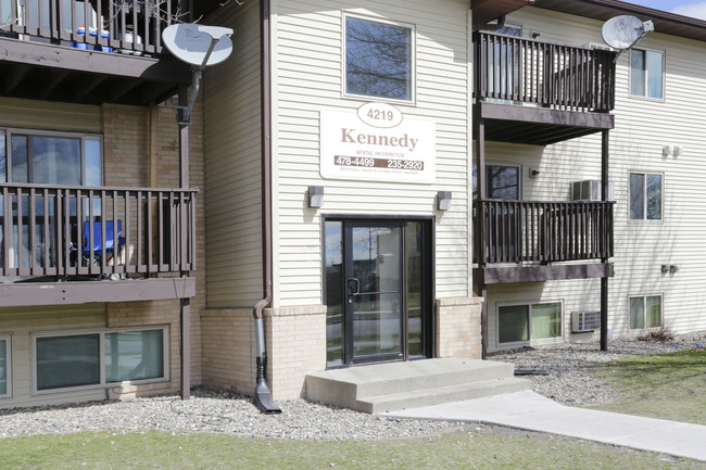 Kennedy Apartments in Fargo, ND - Building Photo - Building Photo