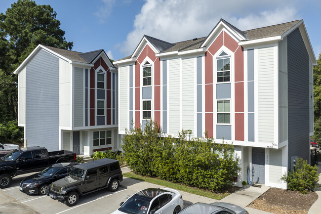 Huntsville Village Apartments in Huntsville, TX - Building Photo - Building Photo