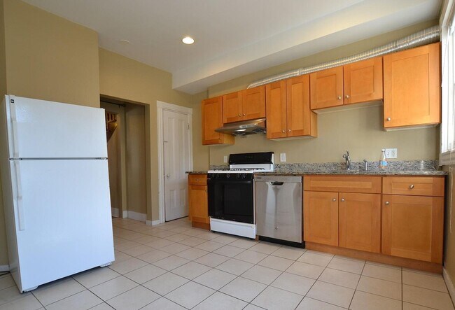 4 Haskell, Unit 1 in Boston, MA - Building Photo - Building Photo