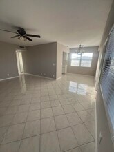 410 Brighton J in Boca Raton, FL - Building Photo - Building Photo