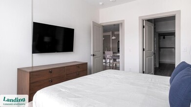 1950 Winrock Blvd, Unit 1316 in Houston, TX - Building Photo - Building Photo