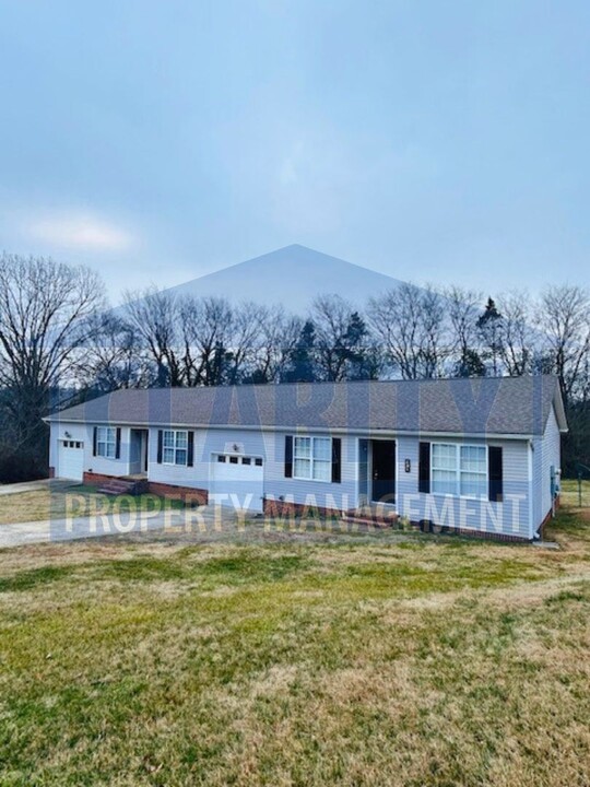 131 Brooke Ln NE in Cleveland, TN - Building Photo