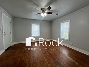 1214 W Logan Ave in Guthrie, OK - Building Photo - Building Photo