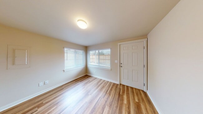 10725 Sales Rd S in Tacoma, WA - Building Photo - Building Photo