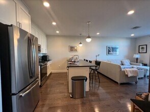 434 McGrath Hwy in Somerville, MA - Foto de edificio - Building Photo